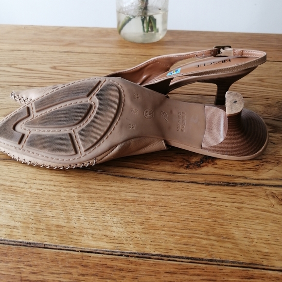 COPY - Vintage sling back point toe kitten heels - Picture 5 of 7